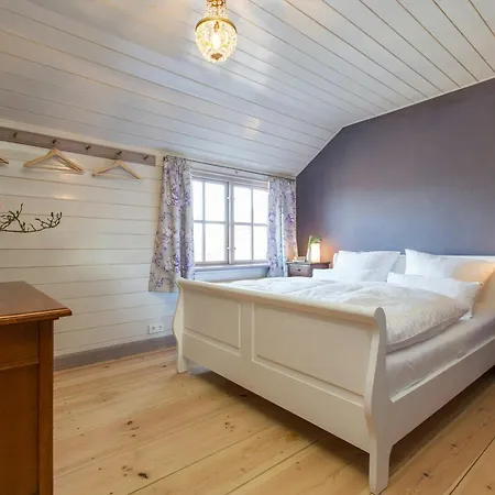 Spacious Vacation With A Garden View Walow