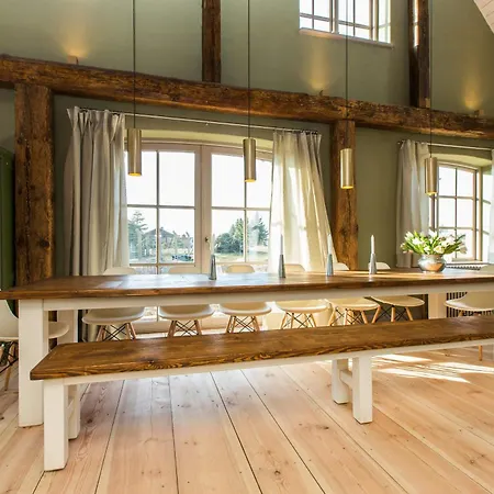 Spacious Vacation With A Garden View * Walow