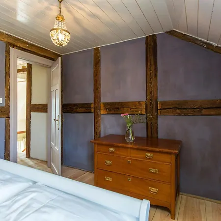 Semesterbostad Spacious Vacation With A Garden View Walow