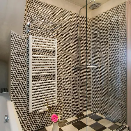 Semesterbostad Spacious Vacation With A Garden View