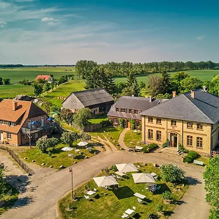 Semesterbostad Spacious Vacation With A Garden View *