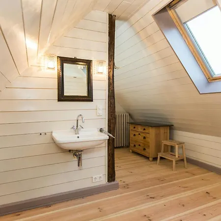 Spacious Vacation With A Garden View *