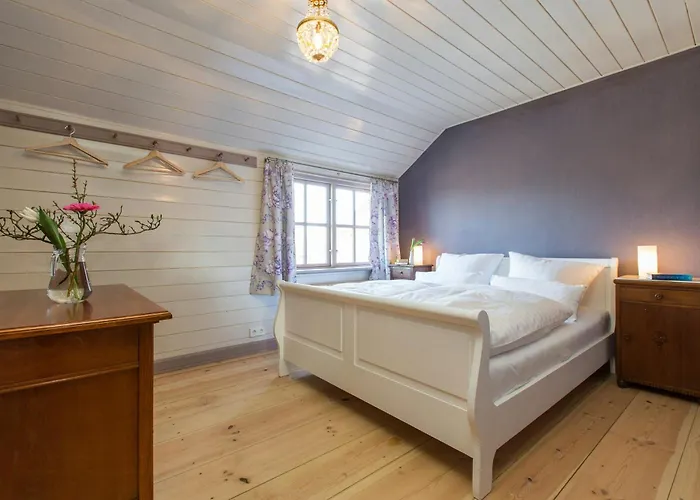 Spacious Vacation With A Garden View Walow