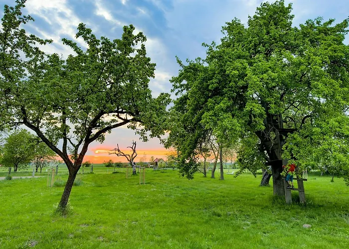 Dom wakacyjny Spacious Vacation With A Garden View Walow